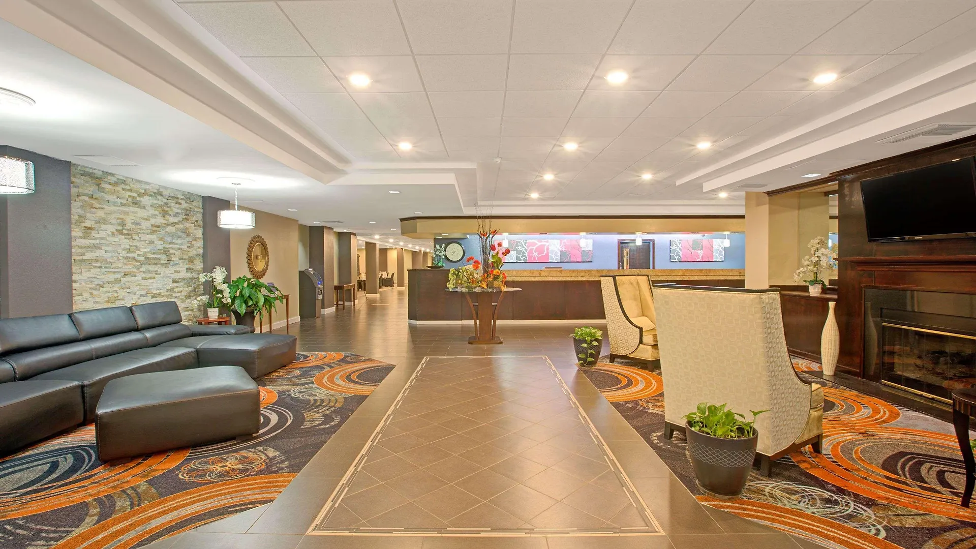 Отель Ramada Plaza By Wyndham Charlotte South End Airport