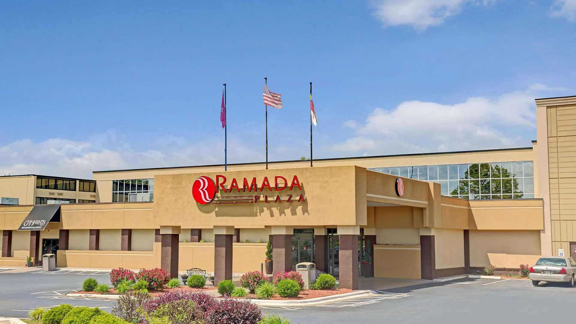 Отель Ramada Plaza By Wyndham Charlotte South End Airport 3*,  США