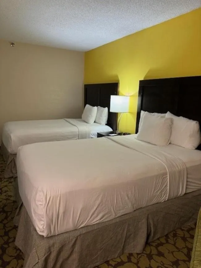 Отель Ramada Plaza By Wyndham Charlotte South End Airport