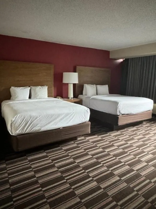 Отель Ramada Plaza By Wyndham Charlotte South End Airport