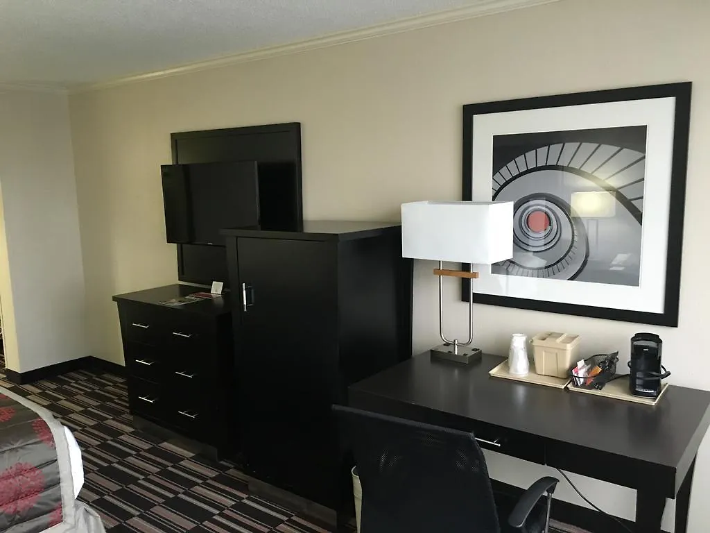 ***  Ramada Plaza By Wyndham Charlotte South End Airport Hotel USA