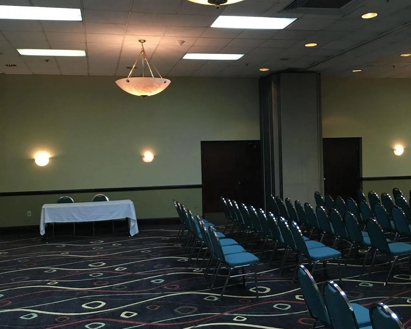 Отель Ramada Plaza By Wyndham Charlotte South End Airport 3*,
