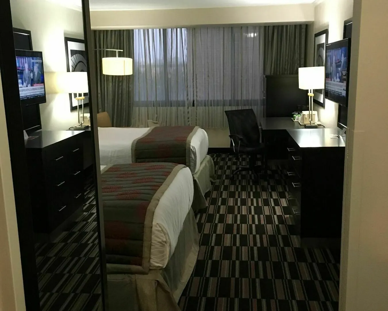 Отель Ramada Plaza By Wyndham Charlotte South End Airport