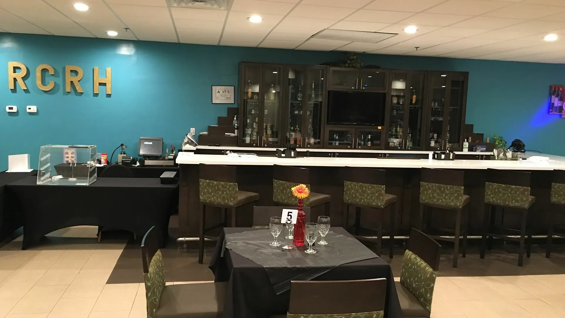 Отель Ramada Plaza By Wyndham Charlotte South End Airport